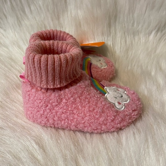 Wonder Nation Slippers Girls Size 3 Pink Fuzzy Rainbow Bootie Shoes NEW - Picture 2 of 5